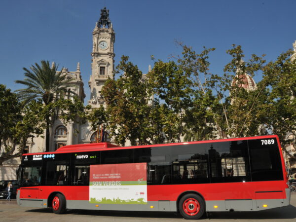 Cómo Moverse por Valencia: Transporte Público, Bicicleta y Consejos Prácticos