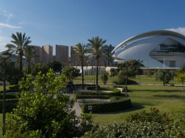 Jardines del Turia: Un Oasis Urbano para Explorar en Valencia