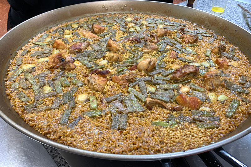 Receta de Paella Valenciana Original: Secretos para Hacerla en Casa