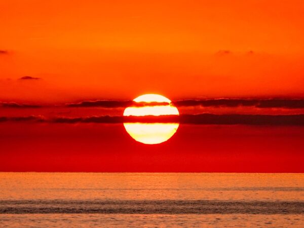 Atardeceres Mágicos en las Playas de Valencia: Dónde Ver el Mejor Espectáculo Natural