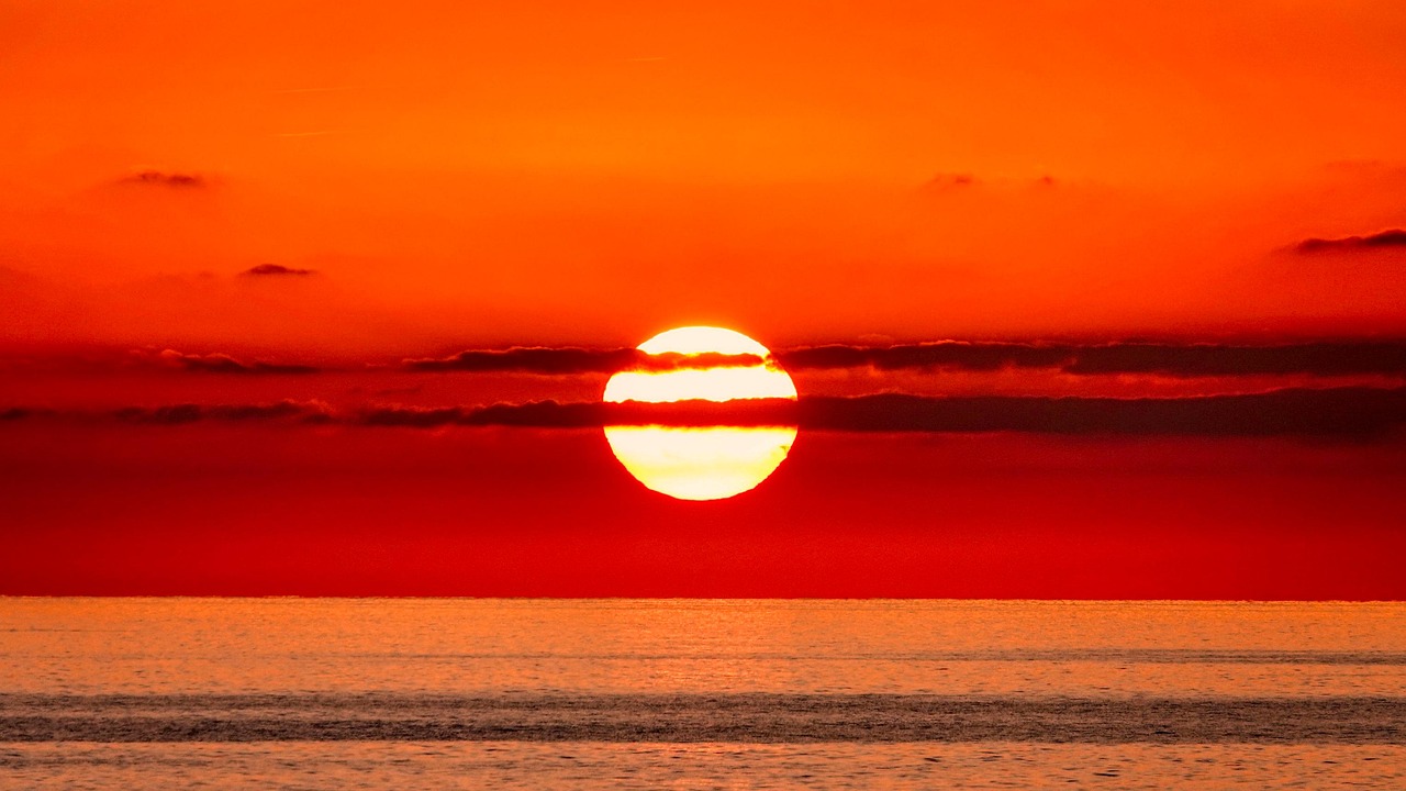 Atardeceres Mágicos en las Playas de Valencia: Dónde Ver el Mejor Espectáculo Natural